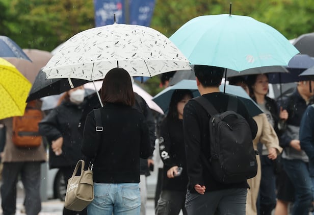 내일 날씨를 보여주는 풍경 사진