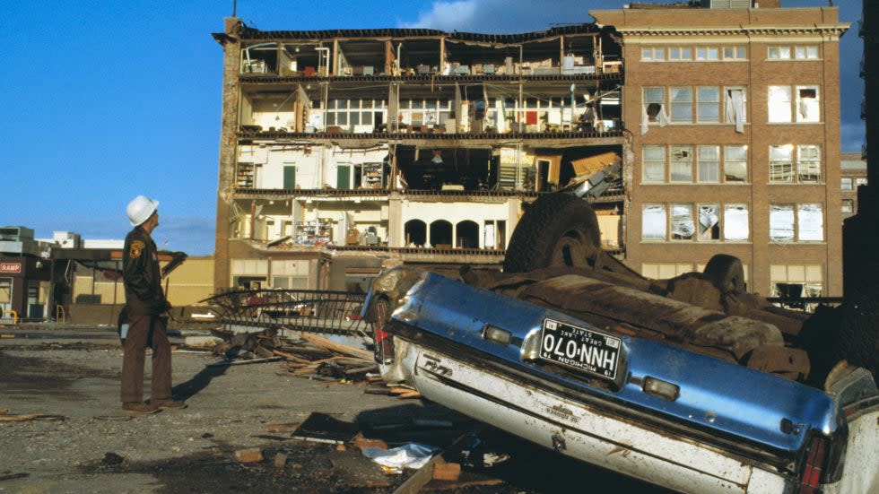 Downtown buildings damaged by the tornado Kalamazoo in 1980